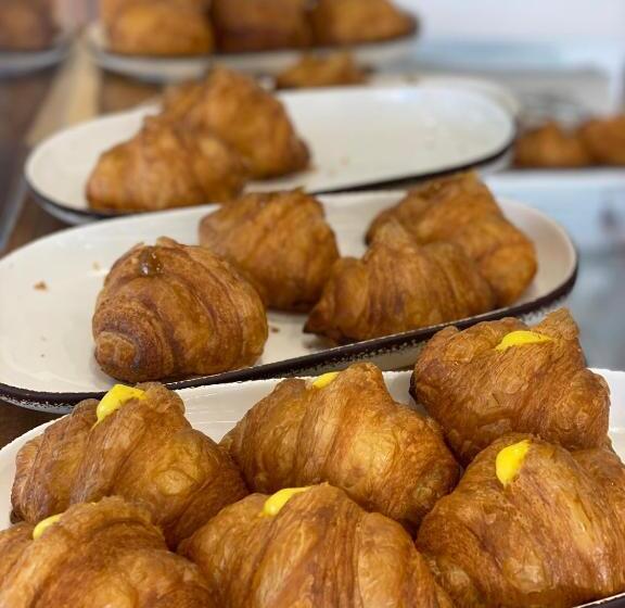 חדר סטנדרט, The Square Cannigione