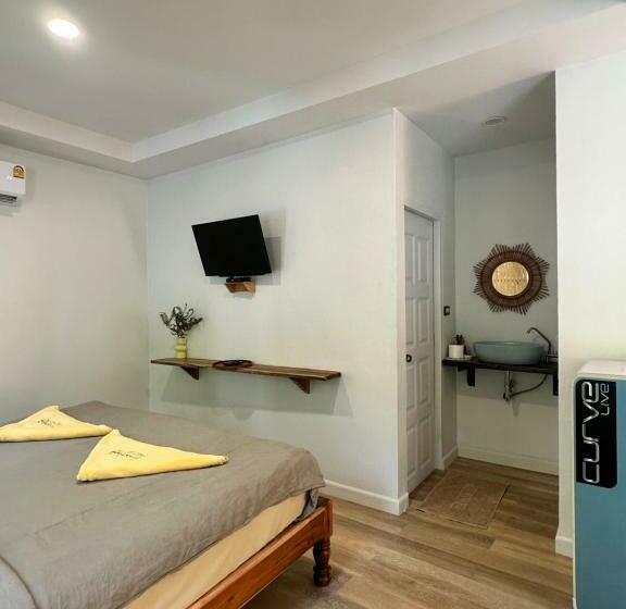 غرفة كلاسيكية مع بلكونة, Kala Krang Nueng