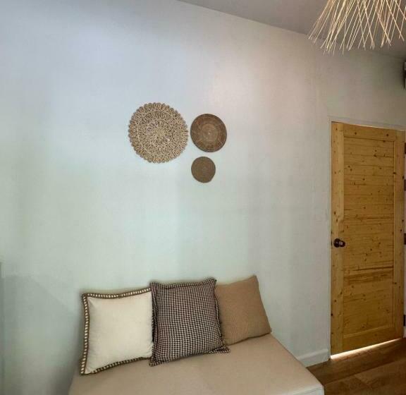 غرفة كلاسيكية مع بلكونة, Kala Krang Nueng