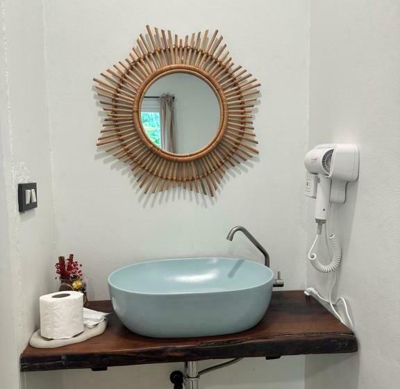 غرفة كلاسيكية مع بلكونة, Kala Krang Nueng