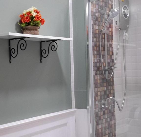 غرفة ديلوكس, Kala Krang Nueng