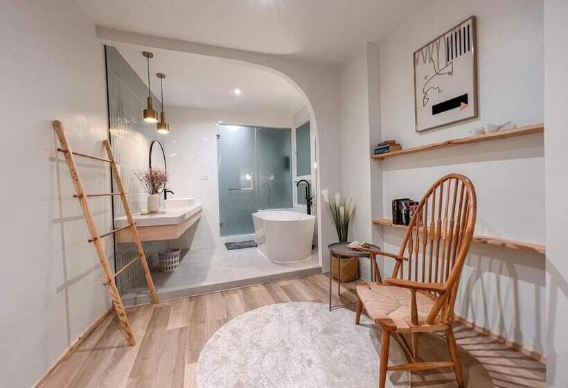 جناح سرير كينج, Kala Krang Nueng