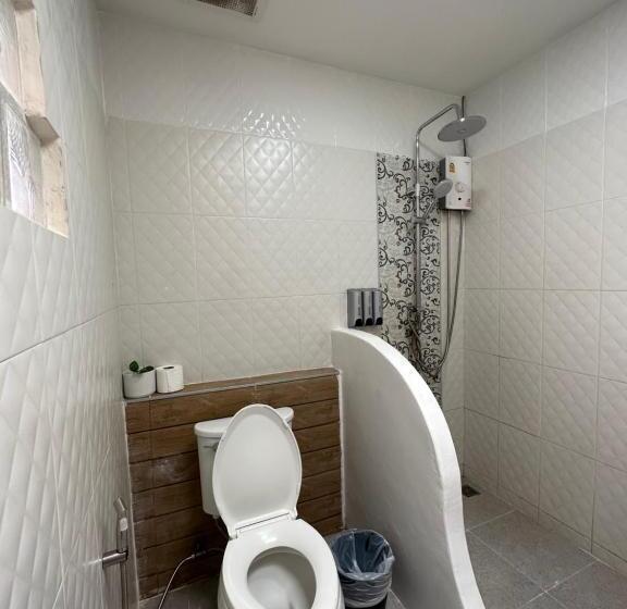 غرفة كلاسيكية رباعية, Kala Krang Nueng