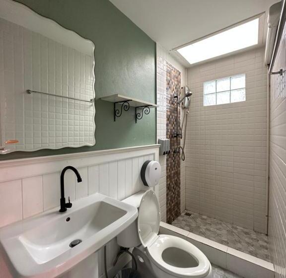 غرفة ديلوكس, Kala Krang Nueng