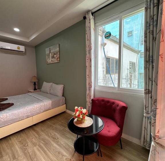 غرفة ديلوكس, Kala Krang Nueng