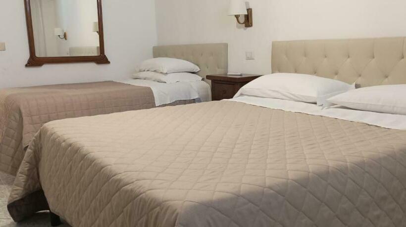 Quarto Quádruplo Deluxe, Modular King Suite   Intera Suite 9 Posti Letto O Singole Camere Da 2 E 4 Posti Letto