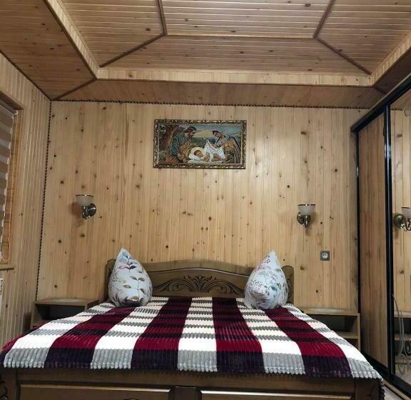 Chambre Quadruple Standard, карпатська ніч