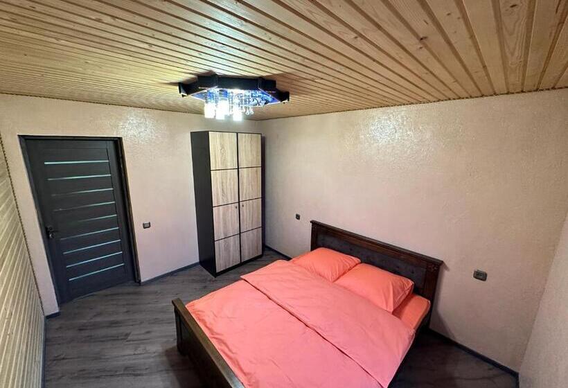 Chambre Standard, карпатська ніч