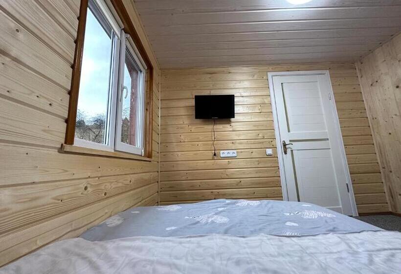 Chambre Economy, карпатська ніч