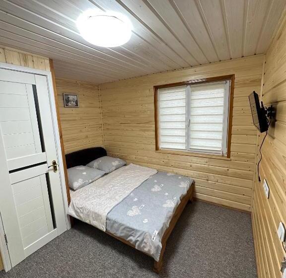 Economy Zimmer, карпатська ніч