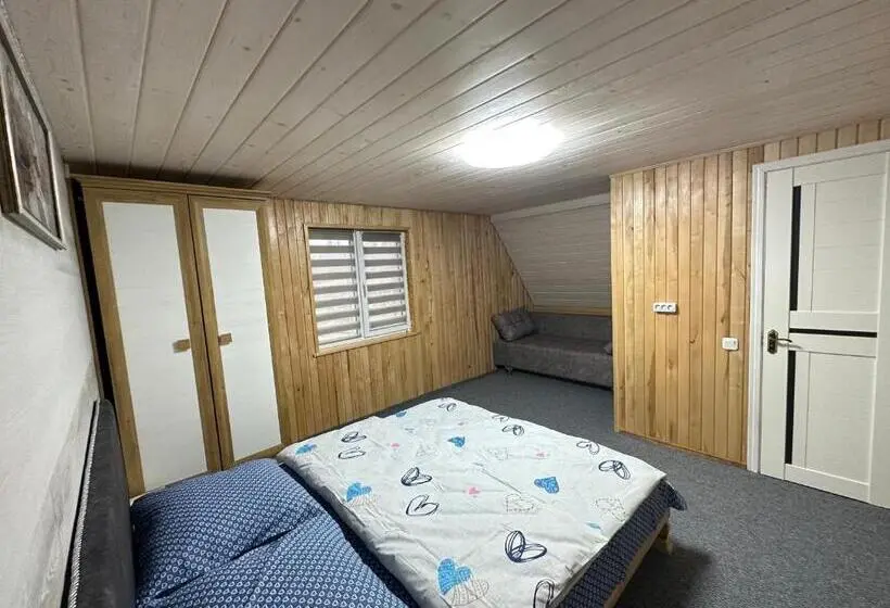 スタンダード４人部屋, карпатська ніч