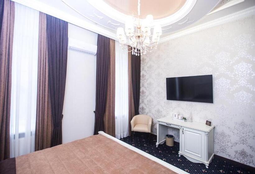 带大床的套房, готель петрівський