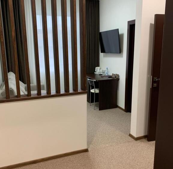 高级大房间, готель петрівський