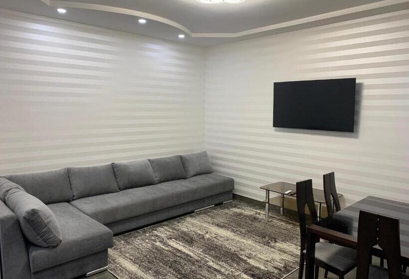 带1个卧室的带阳台的公寓, готель петрівський