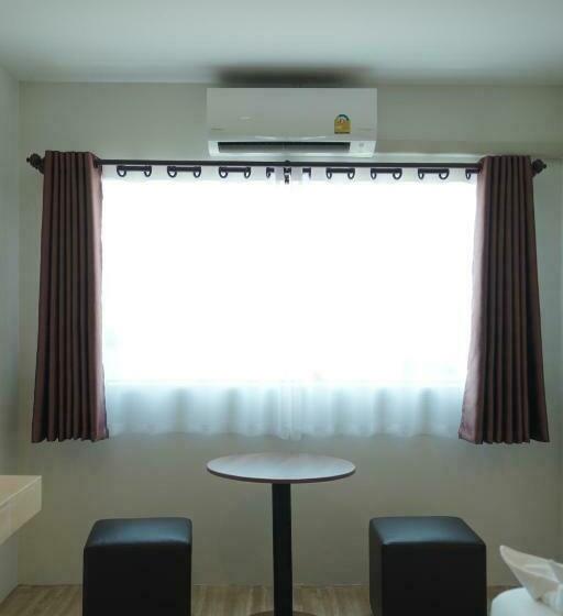 带大床的标准间, The Charlotte Smart Hotel Lopburi