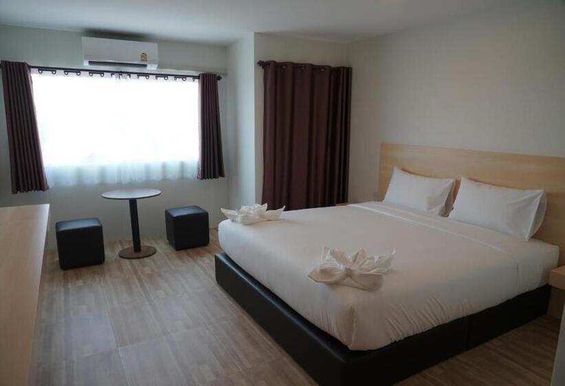 带大床的标准间, The Charlotte Smart Hotel Lopburi