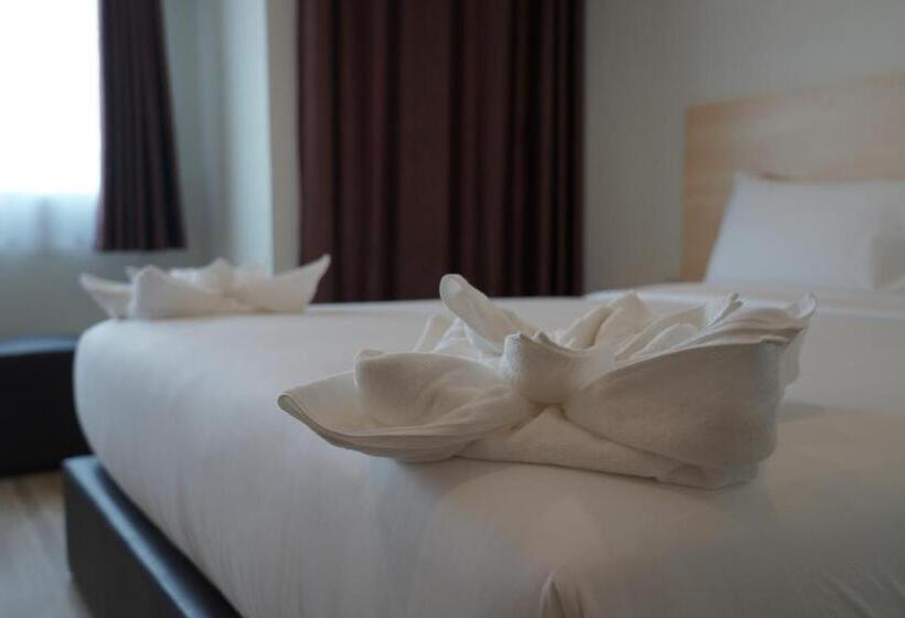 غرفة قياسية سرير كينج, The Charlotte Smart Hotel Lopburi