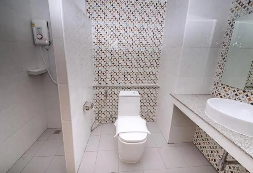 اتاق استاندارد با تخت بزرگ, The Charlotte Smart Hotel Lopburi