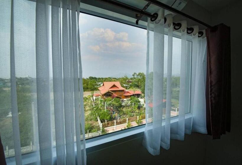 带大床的标准间, The Charlotte Smart Hotel Lopburi