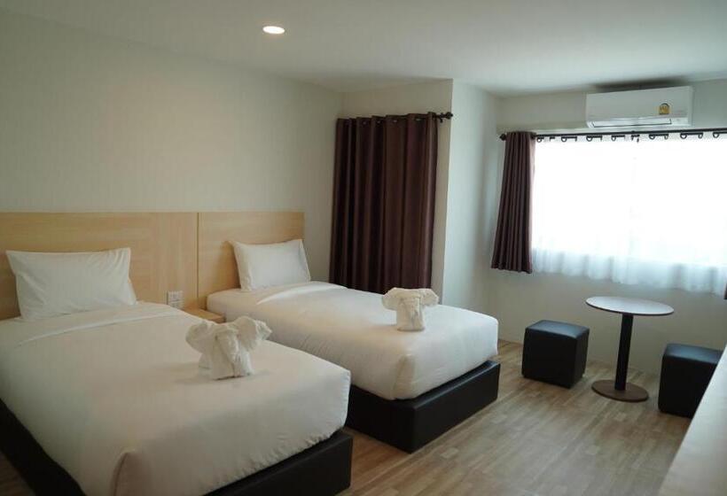 豪华房间, The Charlotte Smart Hotel Lopburi