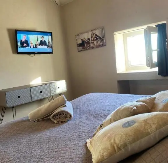 スタンダードスタジオ, Maison D Hôtes Bastide St Victor à 2,5 Kilomètres De Lourmarin