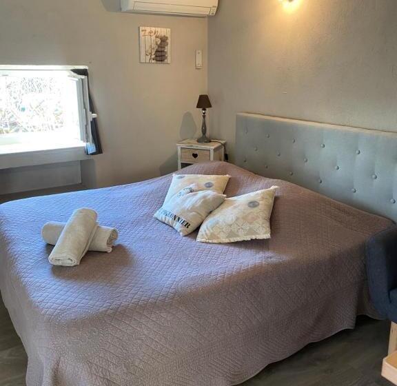 スタンダードスタジオ, Maison D Hôtes Bastide St Victor à 2,5 Kilomètres De Lourmarin