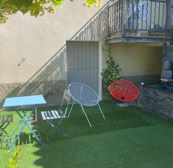 Апартаменты 1 Спальня с Балконом, Maison D Hôtes Bastide St Victor à 2,5 Kilomètres De Lourmarin