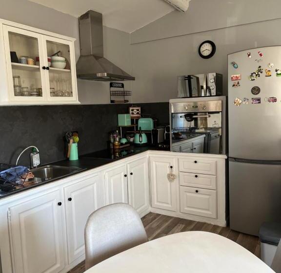 バルコニー付き１ベッドルームアパートメント, Maison D Hôtes Bastide St Victor à 2,5 Kilomètres De Lourmarin