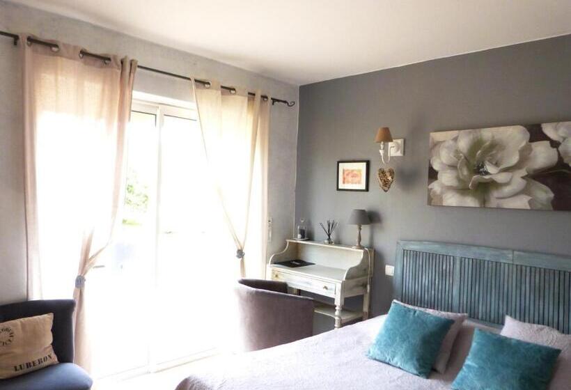 Номер Superior Вид на Бассейн, Maison D Hôtes Bastide St Victor à 2,5 Kilomètres De Lourmarin