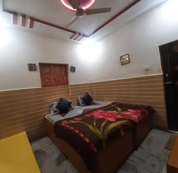 スタンダードルーム, Friends Guest House & Hostel  Near Taj Mahal