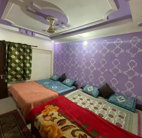 浴室共有ファミリールーム, Friends Guest House & Hostel  Near Taj Mahal