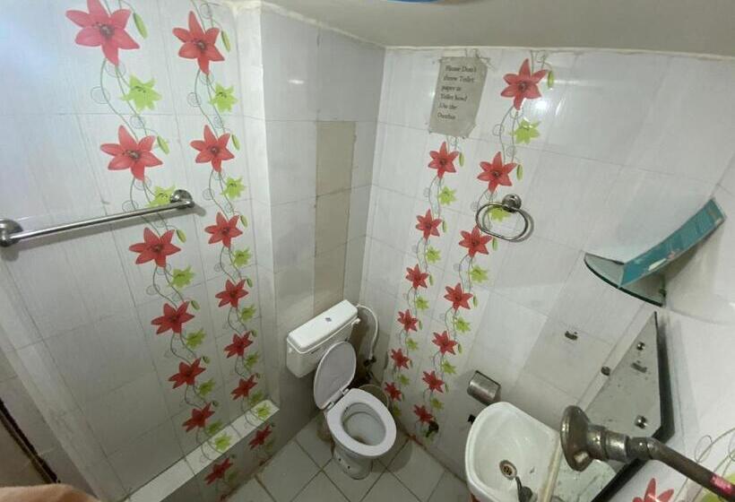 Семейный Номер Совместный Санузел, Friends Guest House & Hostel  Near Taj Mahal