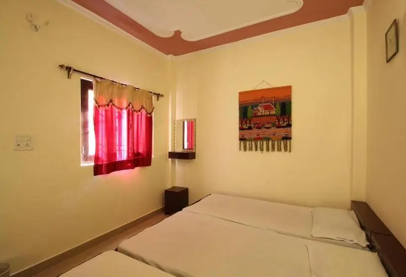 浴室共有ファミリールーム, Friends Guest House & Hostel  Near Taj Mahal