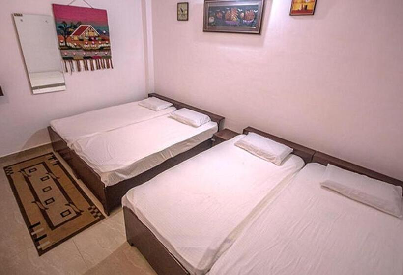 Семейный Номер Совместный Санузел, Friends Guest House & Hostel  Near Taj Mahal