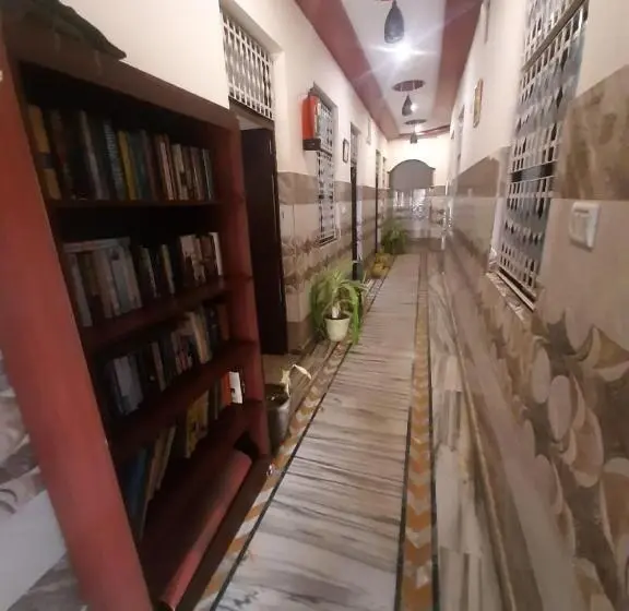 スタンダードトリプルルーム, Friends Guest House & Hostel  Near Taj Mahal