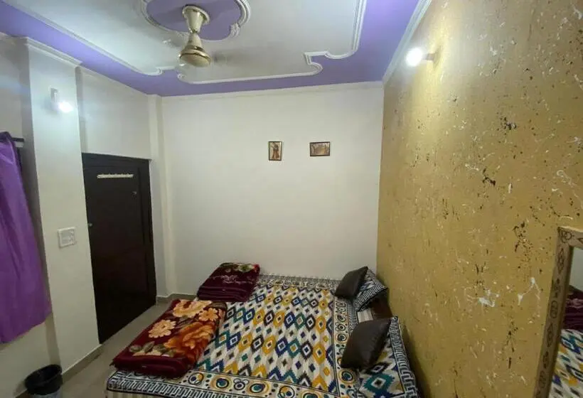 デラックスルーム, Friends Guest House & Hostel  Near Taj Mahal