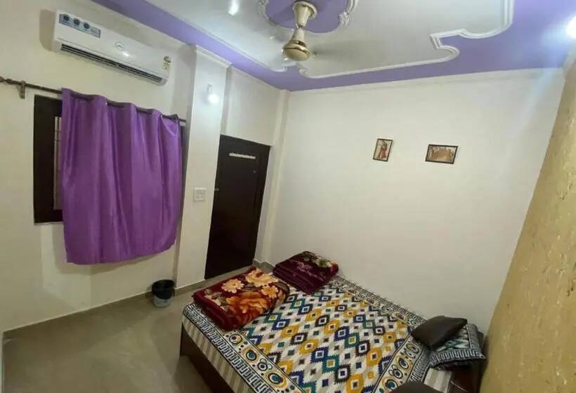 デラックスルーム, Friends Guest House & Hostel  Near Taj Mahal