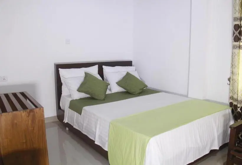 Standard Kolmen Hengen Huone, Punsisi Resort   Adam S Peak