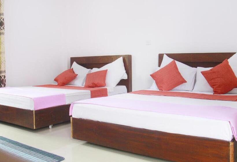 Quarto Familiar, Punsisi Resort   Adam S Peak