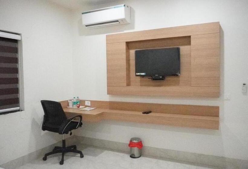 سوییت با چشم‌انداز استخر, The Rajgir Residency