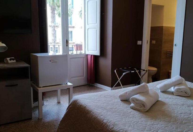 اتاق کلاسیک سه تخته, Cconforthotels R&b Central Rooms   Self Check In