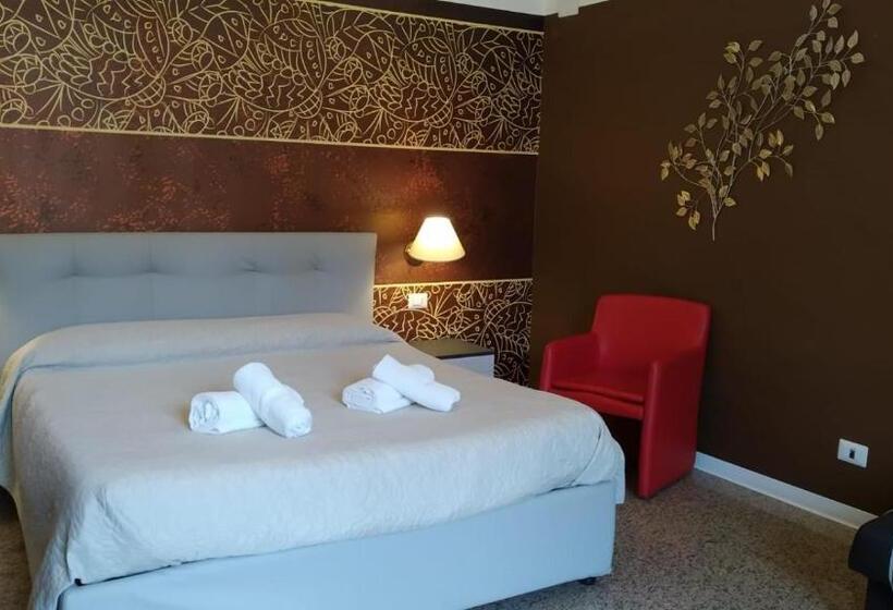 اتاق کلاسیک سه تخته, Cconforthotels R&b Central Rooms   Self Check In