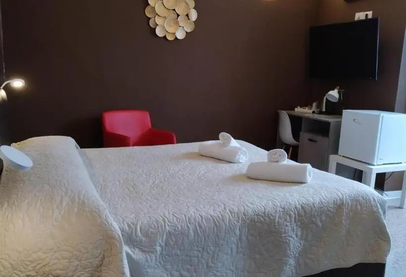 اتاق استاندارد با بالکن, Cconforthotels R&b Central Rooms   Self Check In