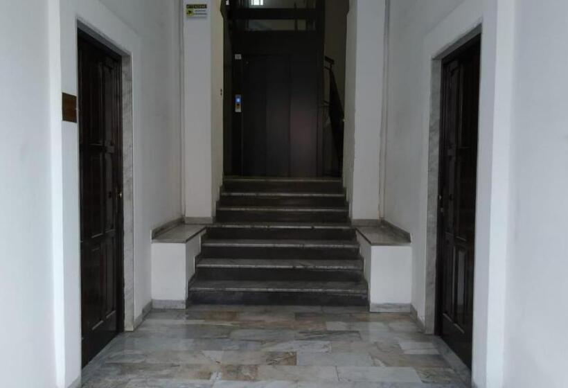 اتاق استاندارد با بالکن, Cconforthotels R&b Central Rooms   Self Check In