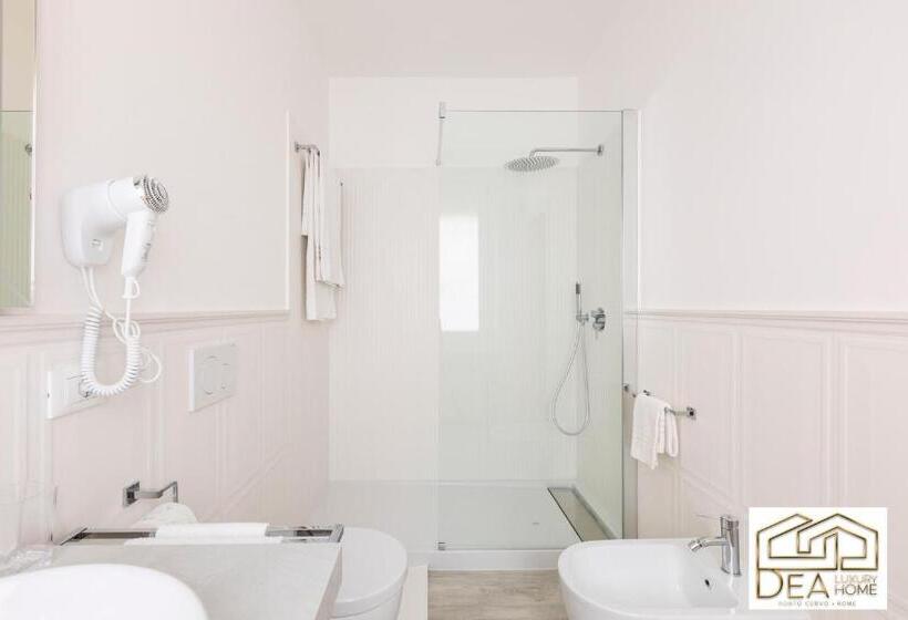 חדר סטנדרט עם מיטת קינג, Ponte Milvio Suite