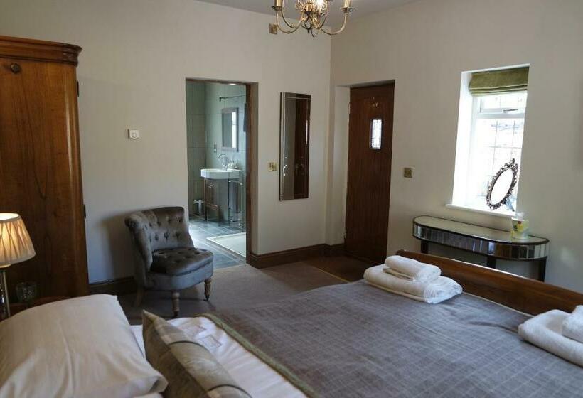 اتاق سوپریور با تخت بزرگ, The Lamb Inn