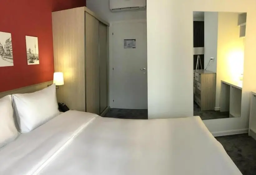 اتاق استاندارد, In City