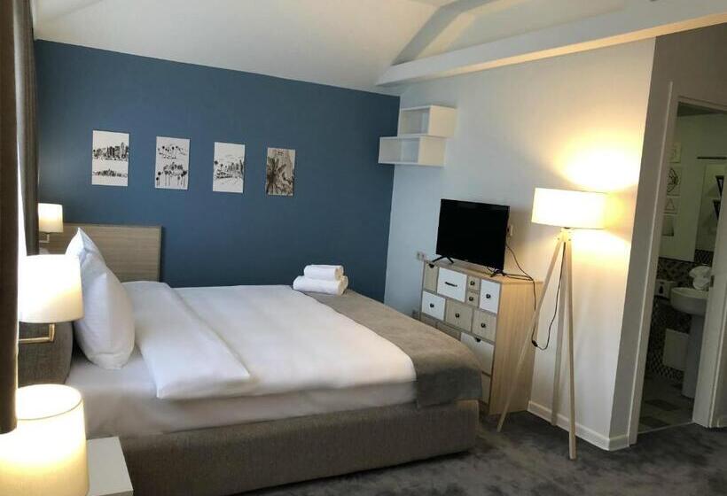 اتاق سوپریور, In City