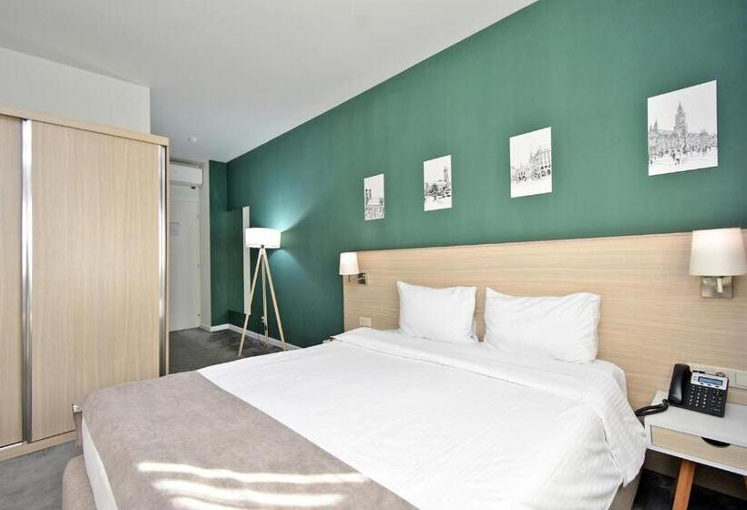 اتاق استاندارد, In City