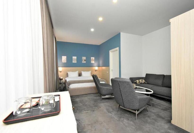 اتاق سوپریور, In City